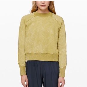 Lululemon Ready to Roll Crew